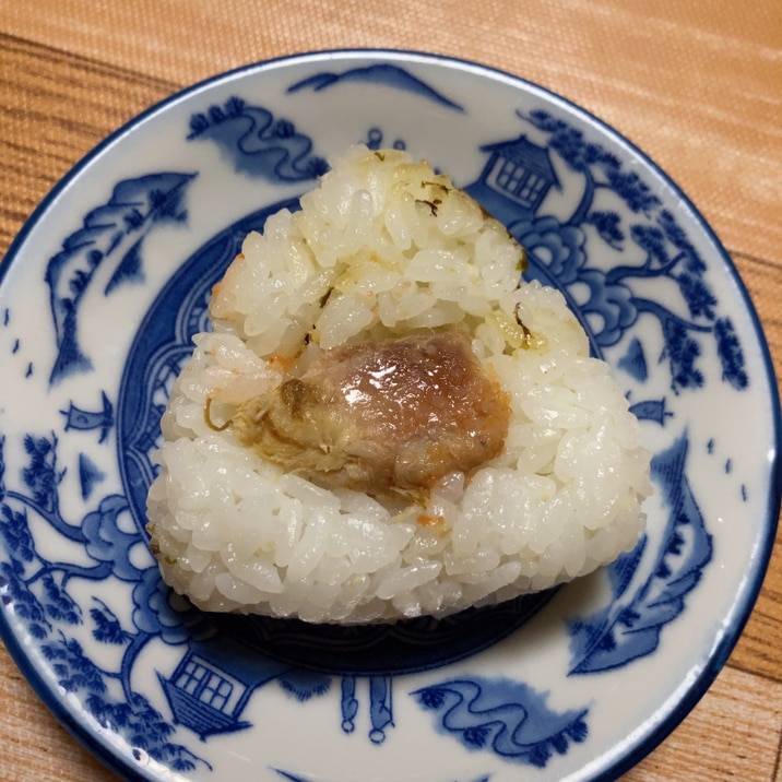ごはんですよと鯖おにぎり